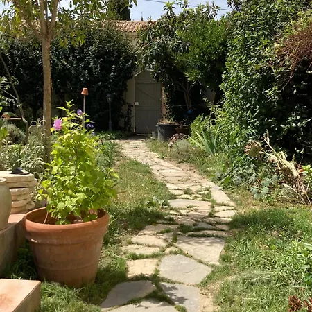 Gite La Tarente Montfrin Exterior photo